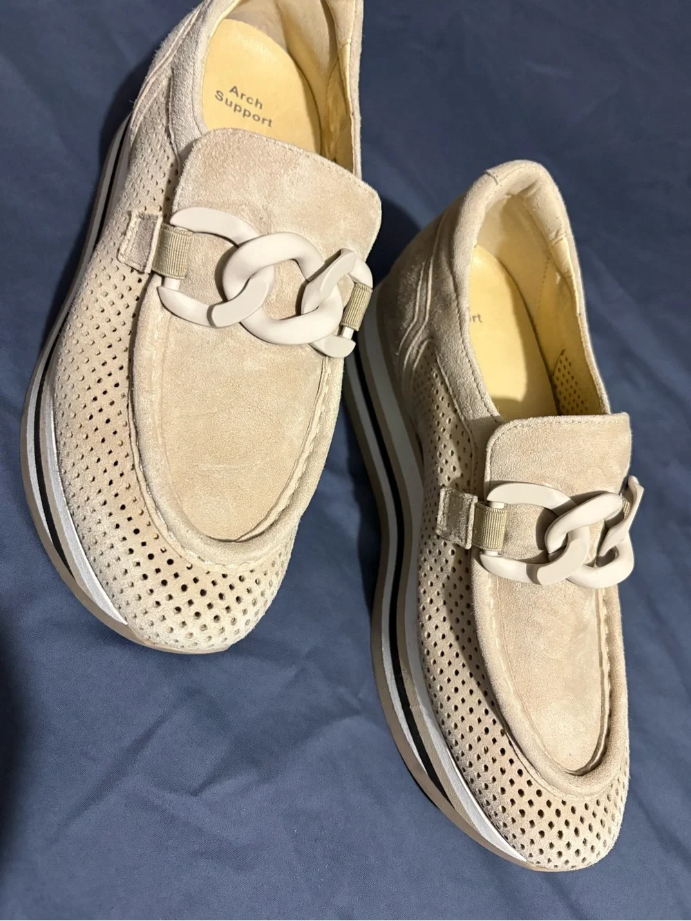 NWT SOFTWAVES Beige Suede Perforated Loafers with Chain Accent size; 7 for women